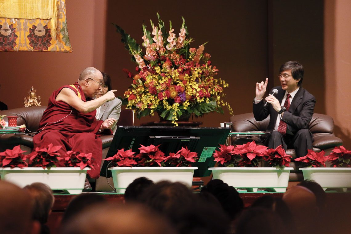 The Dalai lama and Japanese neuroscientist Ari Atsushi during the dialouge on meodern science and Buddhist science in Yokohama on Nov. 16, 2018. Photo- Tenzin Choejor/OHHDL