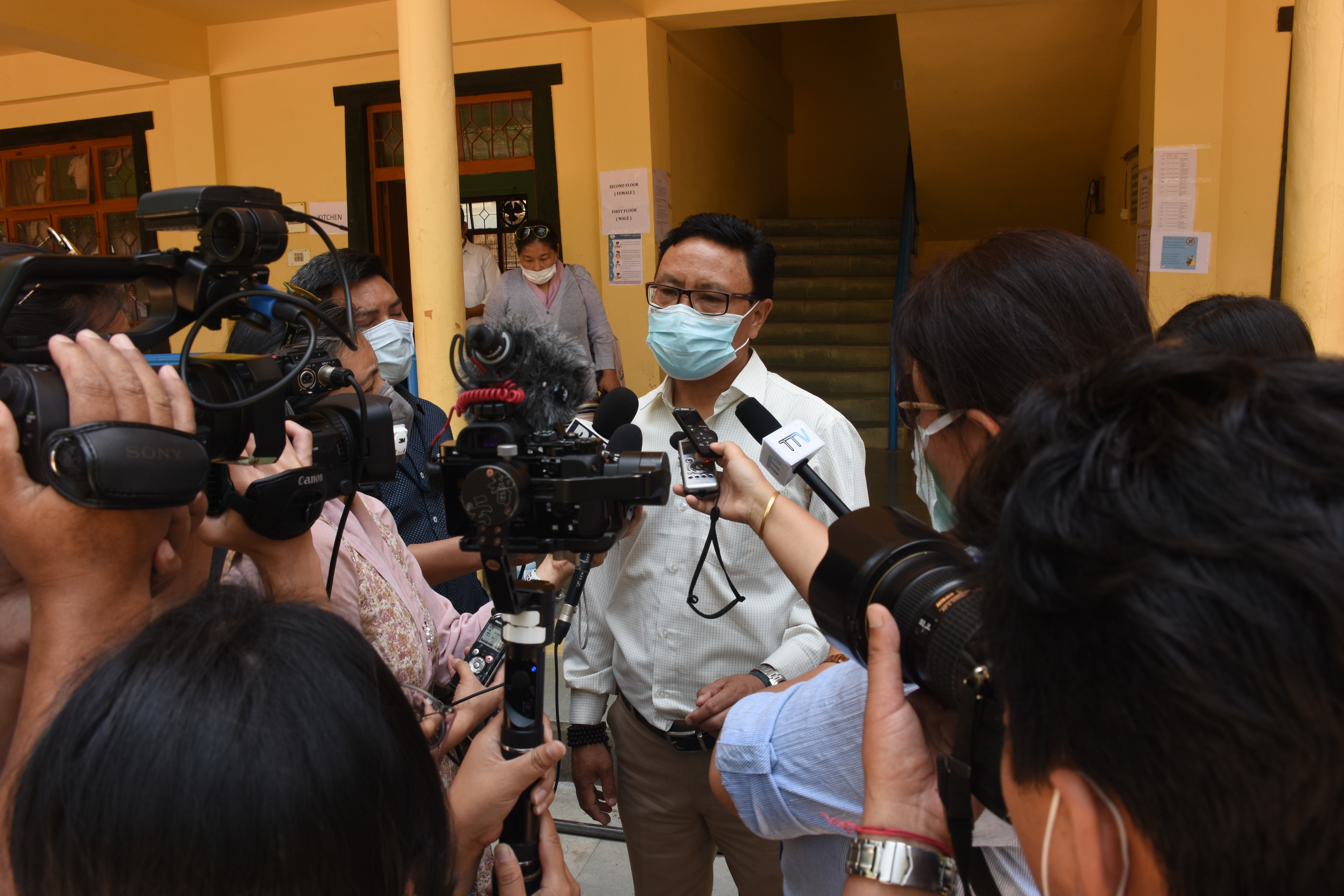 Health Department Secretary Palden Dhondup addresses the press at Sherab Gatsal Lobling (Phayul Photo Kusang Gashon)