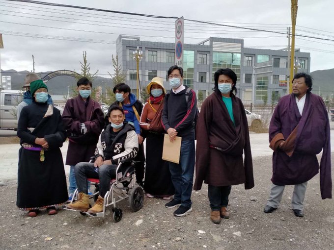 Lawyer Lin Qilei with Anya Sengdra's family members after the hearing on June 17 2020 (Photo- Twitter)
